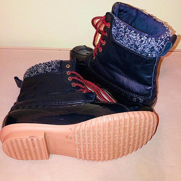 ☔️ ShoeDazzle Insulated Rain Boots - Picture 6 of 12